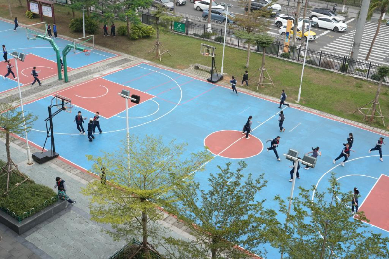 在困難面前