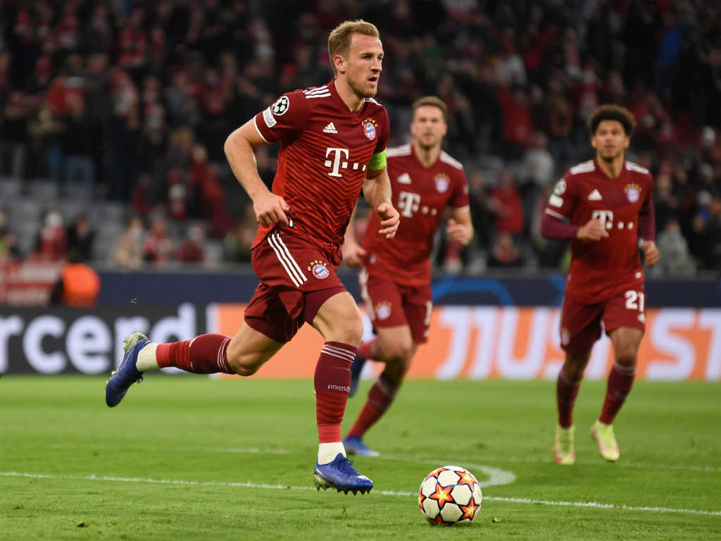 一名年轻有 一名年轻有